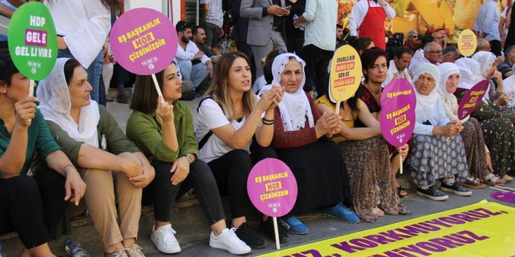 Li Amedê Berxwedan didome: “Kî diz e qeyûm diz e”