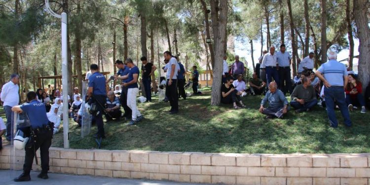 Li Mêrdînê berxwedana dijî qeyûman: ‘Em ê ji darbekar û cuntavanan re nehêlin’