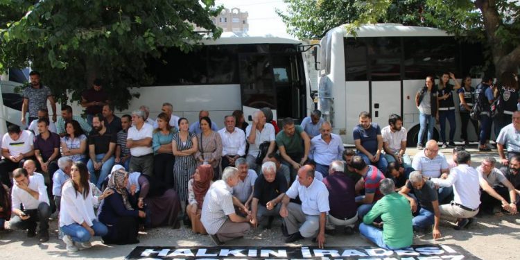 Çalakiya Mêrdînê ya li dijî qeyûman di roja 27’an de didome