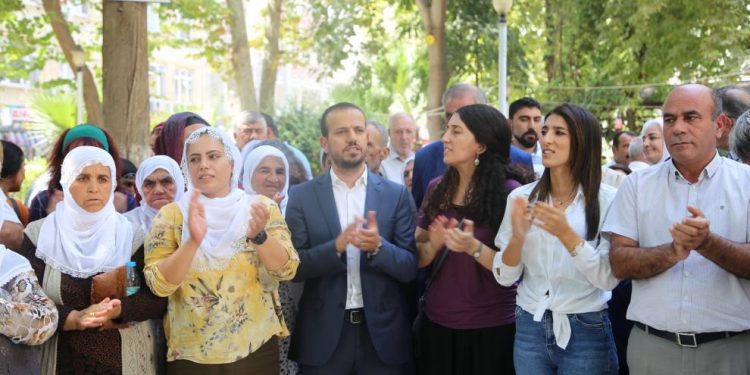 Berxwedana li dijî qeyûman li Mêrdînê: HDP bêdeng nema, namîne!