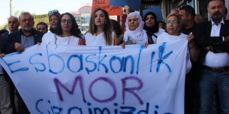 Li Wanê berxwedana dijî qeyûman: Qeyûm destpêkê êrîşî jinan dike!