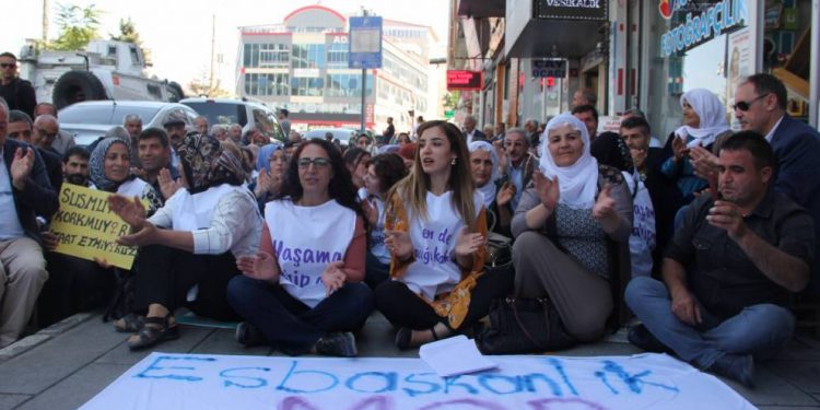 Li Wanê berxwedana dijî qeyûman: Qeyûm destpêkê êrîşî jinan dike!