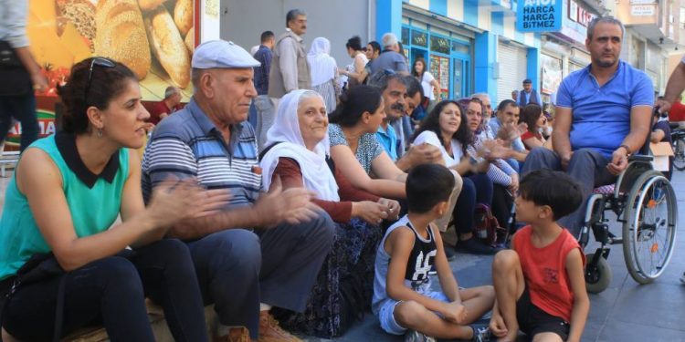 Berxwedana li Amedê didome: Em ê serî netewînin!