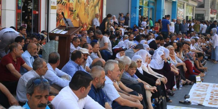 Berxwedana li Amedê didome: Em ê serî netewînin!