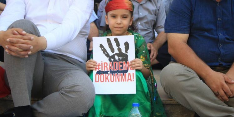 Berxwedana li Amedê didome: Em ê serî netewînin!