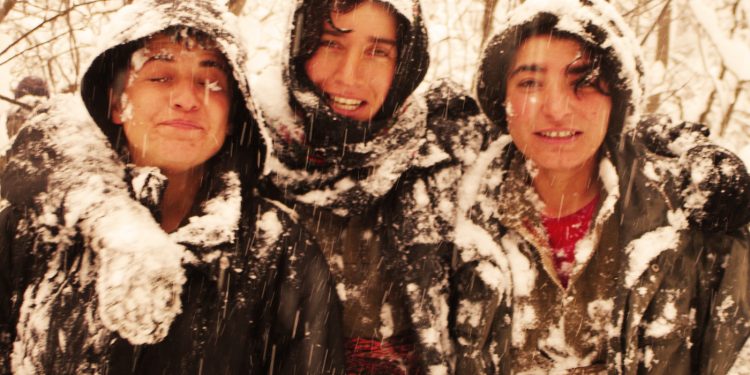 Ji Pênûsa Gerîla – Berfa Sor