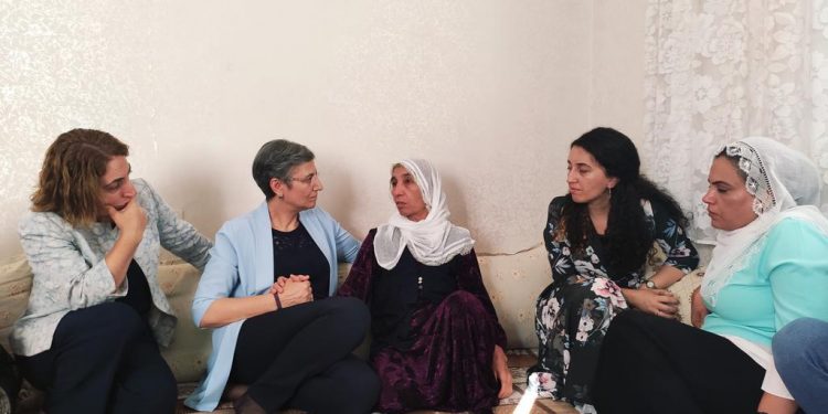 Leyla Guven çû serdana malbatên Çinar û Yuksek