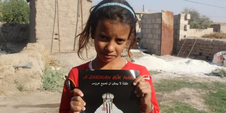 Jinên Ciwan li dijî zewaca di temenê biçûk broşûr belav kirin