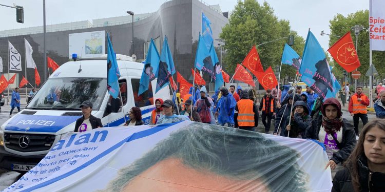 Meşa dirêj di roja dawî de ye