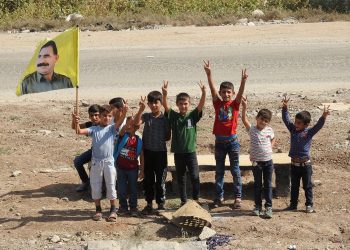 Bi hezaran welatiyên Dêrikê li dijî gefên dagirkeriyê û komployê meşiyan