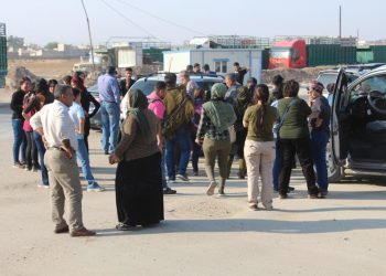 Karwanê şêniyên Cizîrê ber bi Serêkaniyê ve diçe