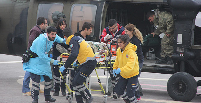Li Dêrikê 3 leşkerên Tirk ên dagirker birîndar bûn