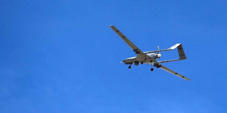 Balafirên kefşê yên dagirkeriya Tirk li asîmanê Dêrikê digerin