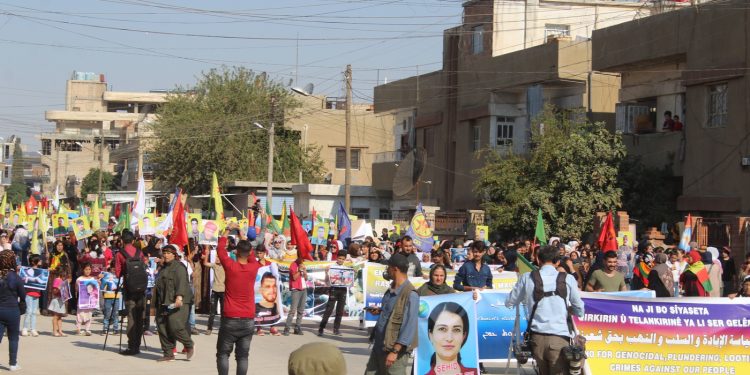 Gelê Qamişlo li dijî dagirkeriya tirk li ber navenda NY’yê çalakî kirin