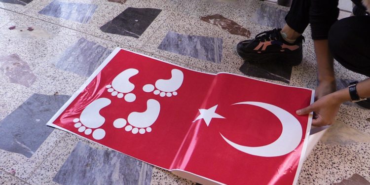 Ji Ciwanên Başûr li dijî dagirkerî û faşîzma tirk, çalakiya ‘Pêl ala Tirkiye bike’