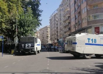 Walîtiya Amedê Nobeta Demokrasiyê qedexe kir