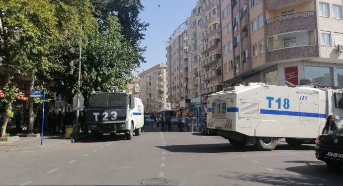 Walîtiya Amedê Nobeta Demokrasiyê qedexe kir