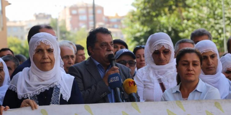 Li Amedê berxwedana dijî qeyûman ket roja 44’an: ‘Heke em bibin yek dê teqez bi serkevin’