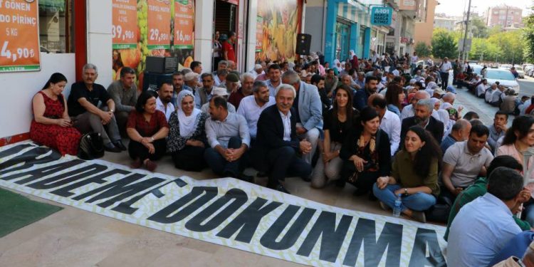 Berxwedana Amed li dijî qeyûmê dagirker di roja 45’an de berdewam kir