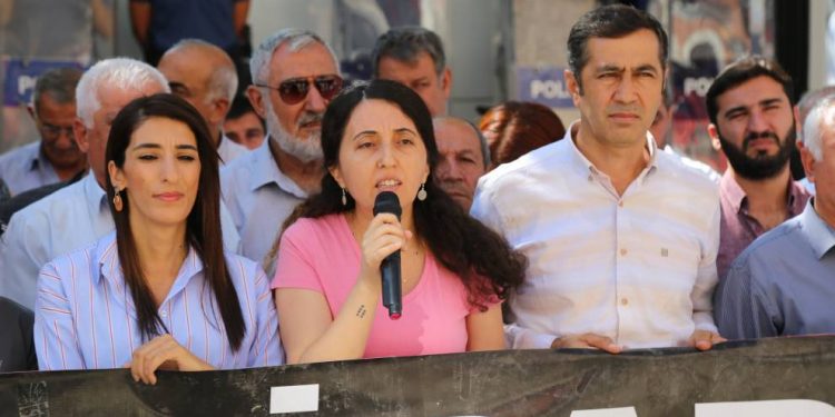 Berxwedan li Mêrdînê didome: Em ê dawî li dagirkeriyê bînin!