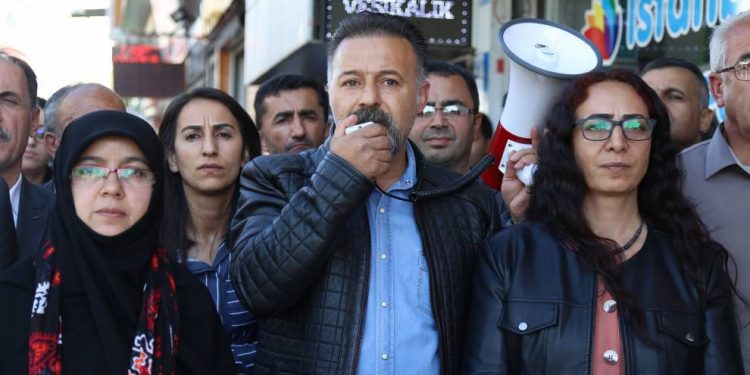 Wan li dijî qeyûman li berxwe dide: Kampanya îmzeyan hat destpêkirin