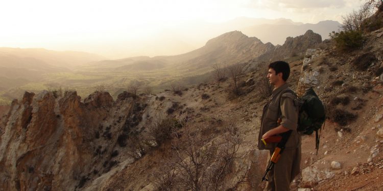 Ji Penûsa Gerîla – Şerê Yekemîn