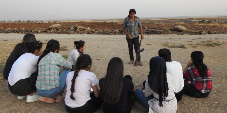 Li Dêrikê Perwerdeya Xweparastinê ya Jinên Ciwan hate lidar xistin!