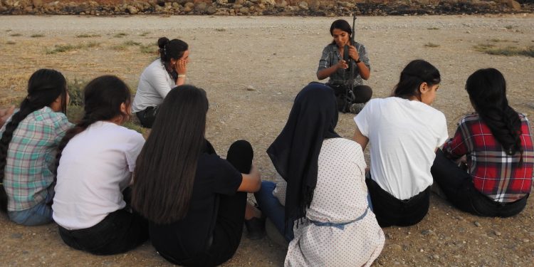Li Dêrikê Perwerdeya Xweparastinê ya Jinên Ciwan hate lidar xistin!