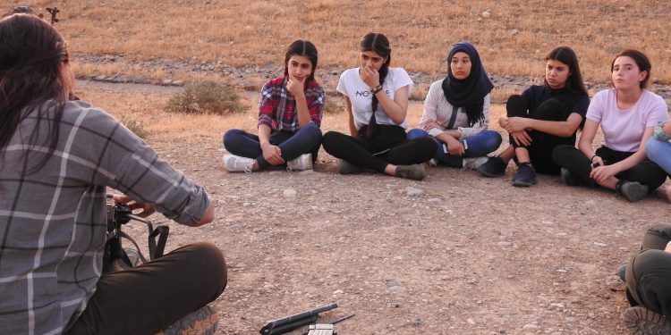 Li Dêrikê Perwerdeya Xweparastinê ya Jinên Ciwan hate lidar xistin!