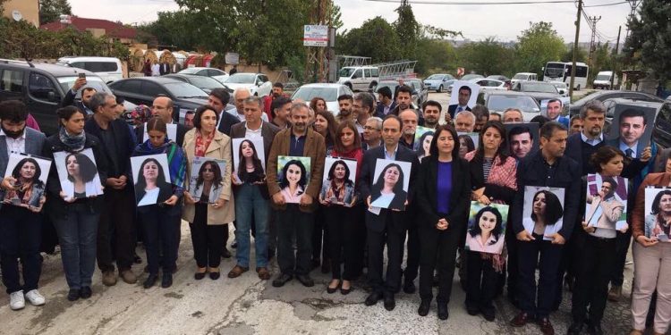 Sirri Sureyya Onder ji girtîgehê derket