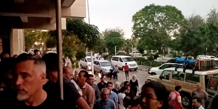 Ambulans gihiştin bajarê Serêkaniyê