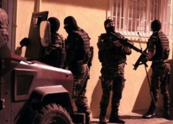 Cendirmeyên dagirker 8 hunermendên bi kurdî stranan gotibûn binçav kirin