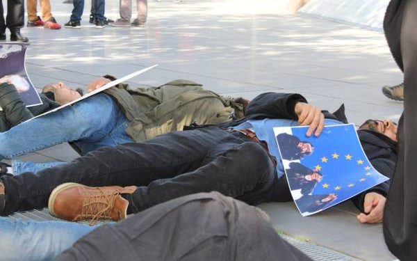 Ciwanan li Parîsê li dijî êrîşên dagirker çalakî lidar xistin