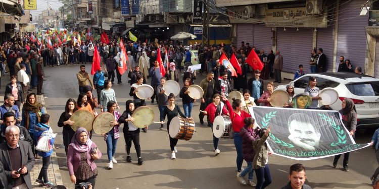 Bi hezaran gelê Qamişlo daketin qadan: ‘Her der Rojava, her der berxwedan e’