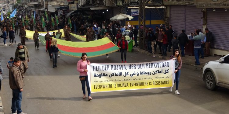 Bi hezaran gelê Qamişlo daketin qadan: ‘Her der Rojava, her der berxwedan e’