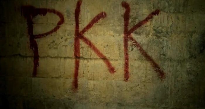 Ciwanên Kurd li komara Kîprosê li ser dîwaran nivîs nivîşandin