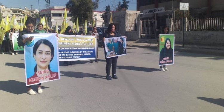 Li Qamişlo meşa girseyî ji bo piştgiriya berxwedanê