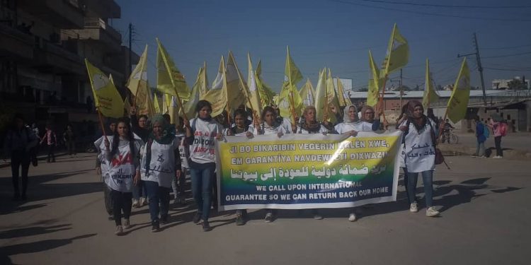 Li Qamişlo meşa girseyî ji bo piştgiriya berxwedanê