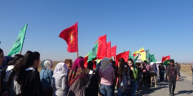 Ciwanên Şoreşger bi meşekê şehîd Serxwebûn bibîr anîn