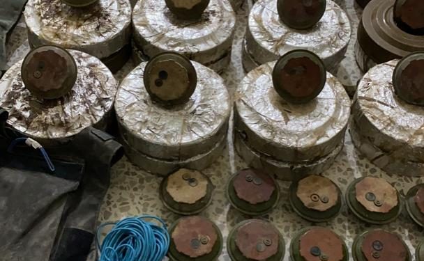 Bi operasyonek taybet li bajarê Reqayê şaneyek veşartî ya DAIŞ’ê hat girtin