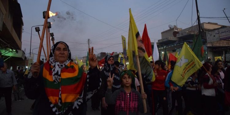 Bi sedan Ciwanên Qamişlo ‘Berxwedana Cenga Rojava’ silav kirin