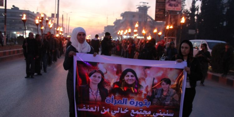 Jinên Ciwan ên Minbicê li dijî tundiya li ser jinê çalakiyek li darxistin