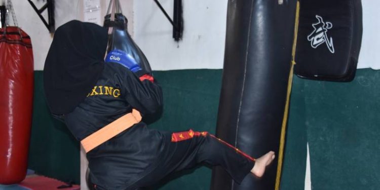 Jinên Ciwan ên Germiyan xwe fêrî hunera parastinê dikin!