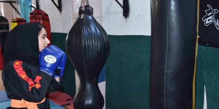 Jinên Ciwan ên Germiyan xwe fêrî hunera parastinê dikin!