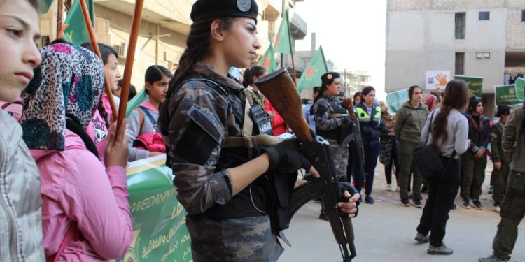 Li Bakurê Sûriyê û Rojavayê Kurdistanê çalakiyên Roja Têkoşîna li dijî Tundiya li ser jinan!