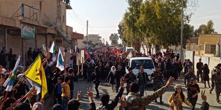 Li Eyn Îsayê gel li dijî dagirkeriyê derketin kolanan