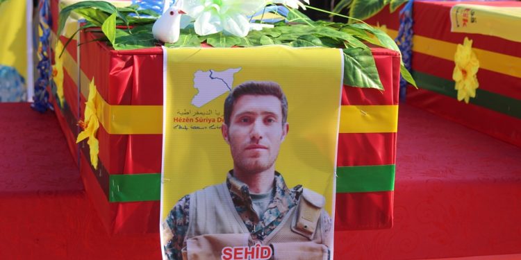 Li Dêrikê 4 şehîdên Berxwedana Cenga Rojava hatin oxir kirin