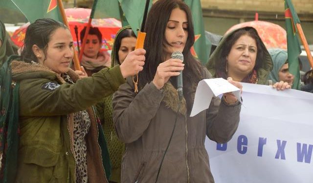 ​​​​​​​Li Bakur û Rojhilatê Sûriyê meşên şermezarkirina komkujiya Til Rifatê