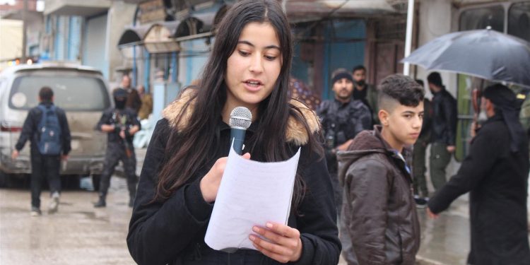 Ciwanên Amûdê bi meşekê piştgirî dan YPJ û YPG‘ê