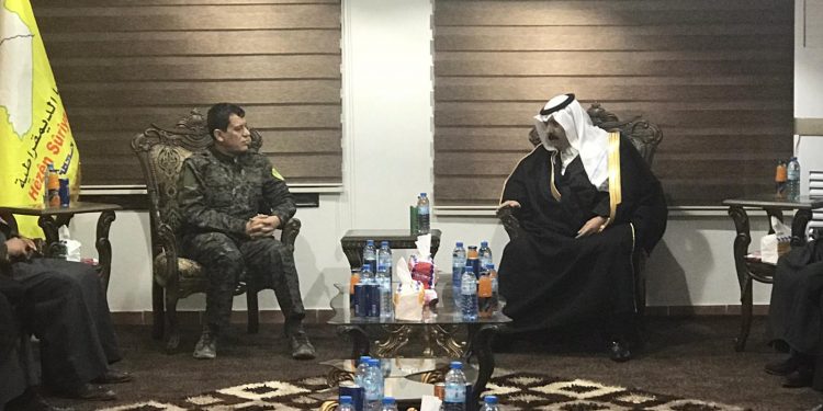 Fermandarê Giştî yê QSD’ê Mezlûm Ebdî bi rûspiyên herêmê re civiya